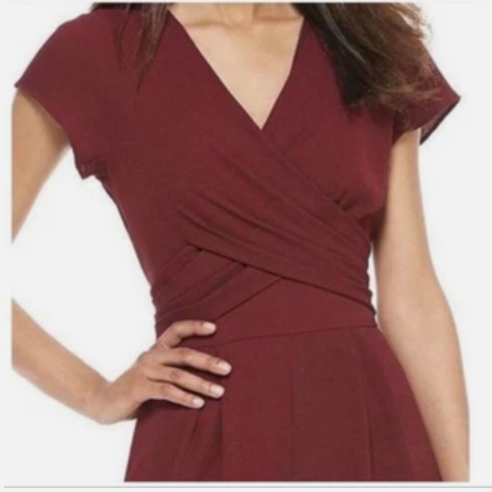 NWT Gal Meets Glam Women's 4 Maroon Delaney Crossover Wrap Jumpsuit Pantsuit - Picture 4 of 16